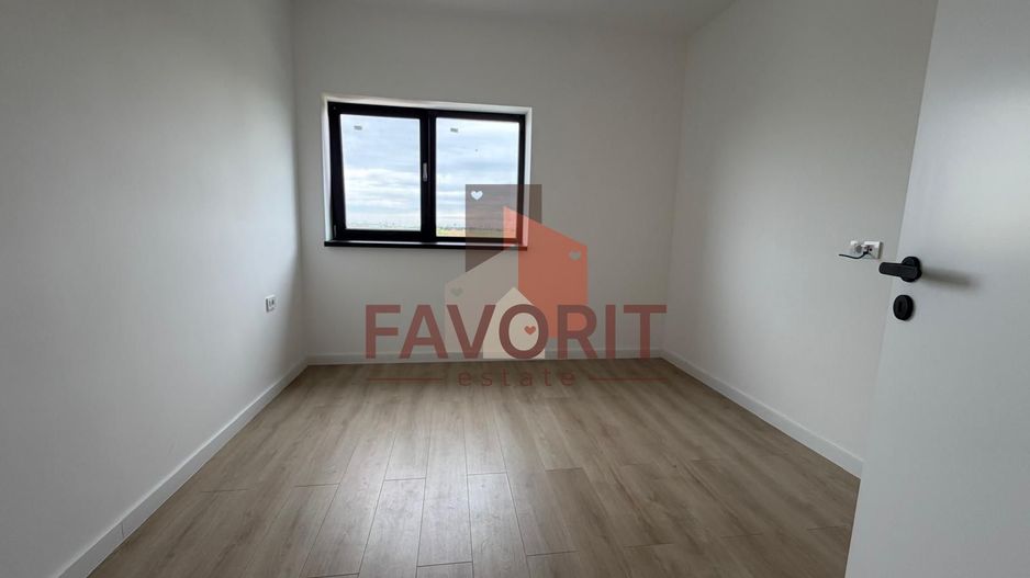 Triplex in Sacalaz | Finisaje premium | 4 camere | Asfalt | 2 balcoane - Poză 7