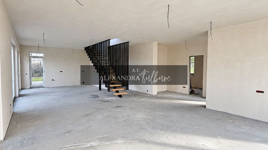 Casa individuala 6 camere, 5 bai, terasa la etaj, curte, P+ET+POD - Poză 16