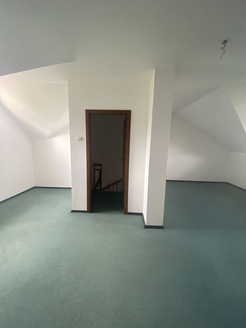 Casa de vânzare/închiriere zona Lunei - Poză 17