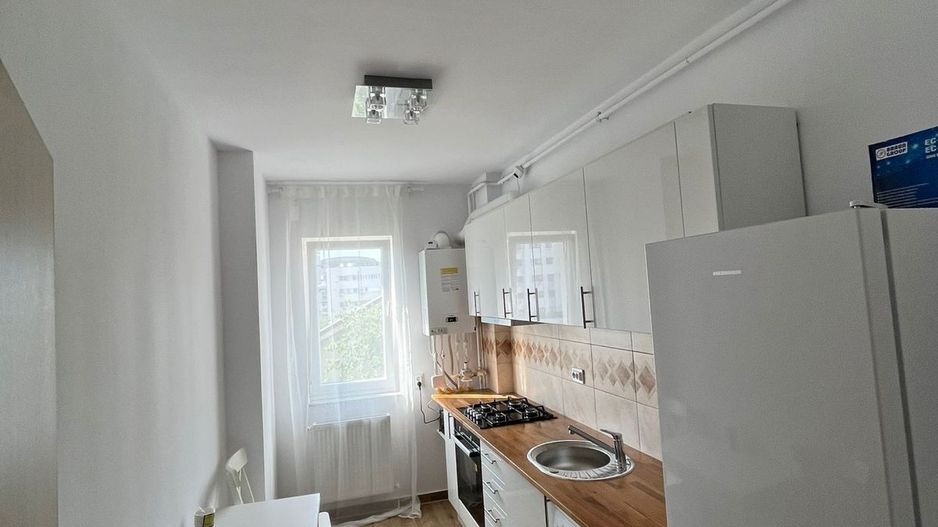 Apartament 2 camere decomandat, parcare subterana, 15 minute metrou - Poză 9