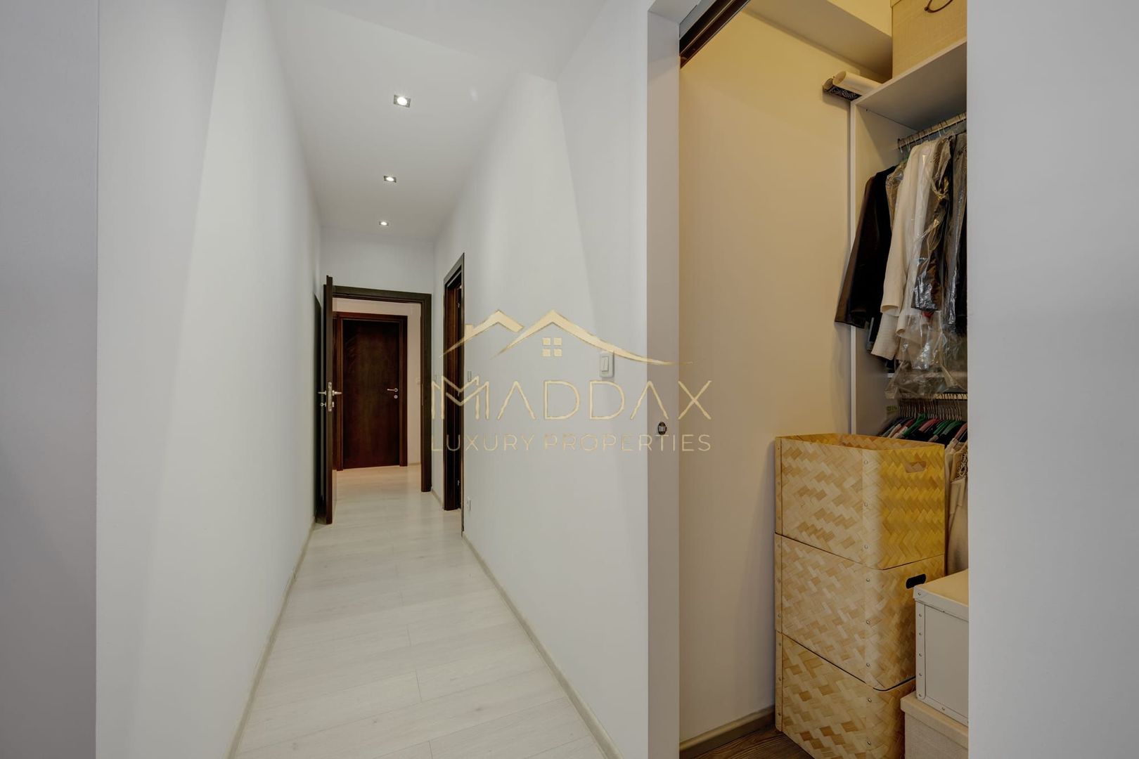 3 Camere | 77 mp Utili | Boxă Inclusă | Piscină & Fitness | Lângă Pădurea Băneas - Poză 19