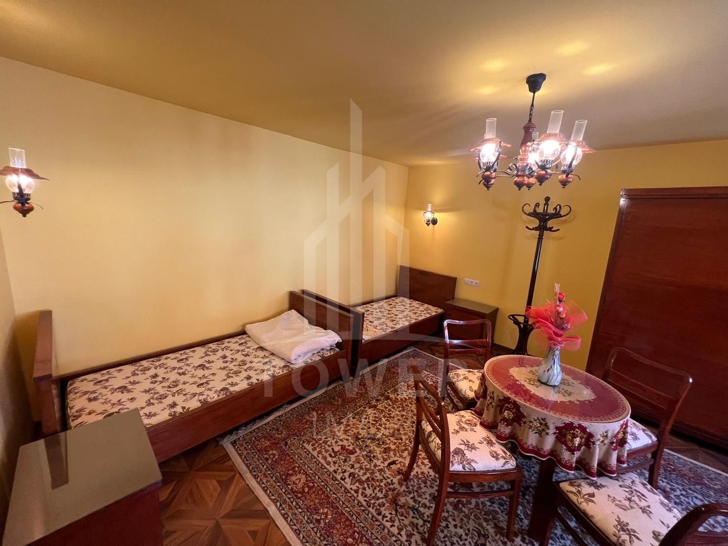 Garsonieră de închiriat – la 2 minute de centru cu curte - Poză 10