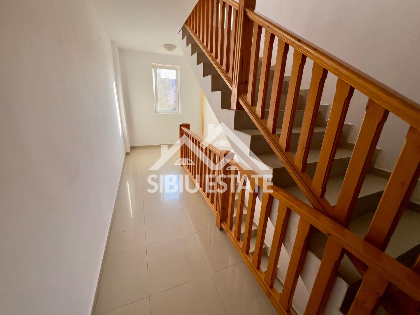 Apartament 3 Camere 87mp - Sibiu, Parcare, Curte Privată cu Foișor - Poză 12