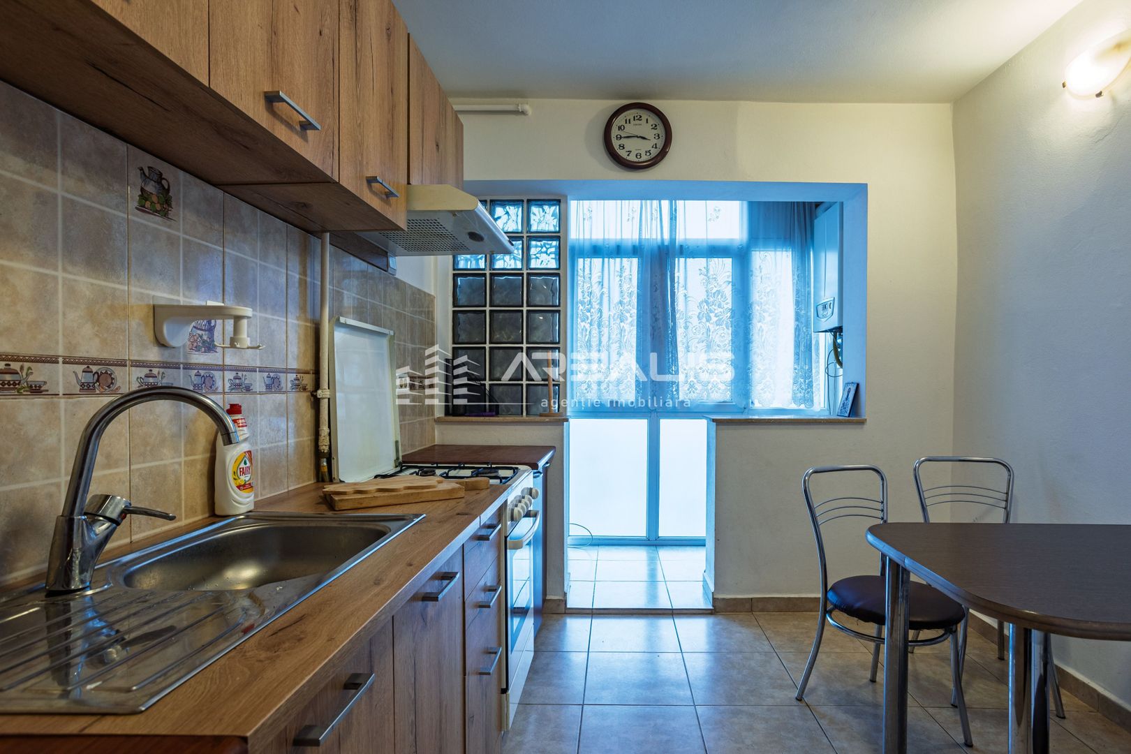 De închiriat -Apartament 3 camere, decomandat, zonă centrală - Poză 10