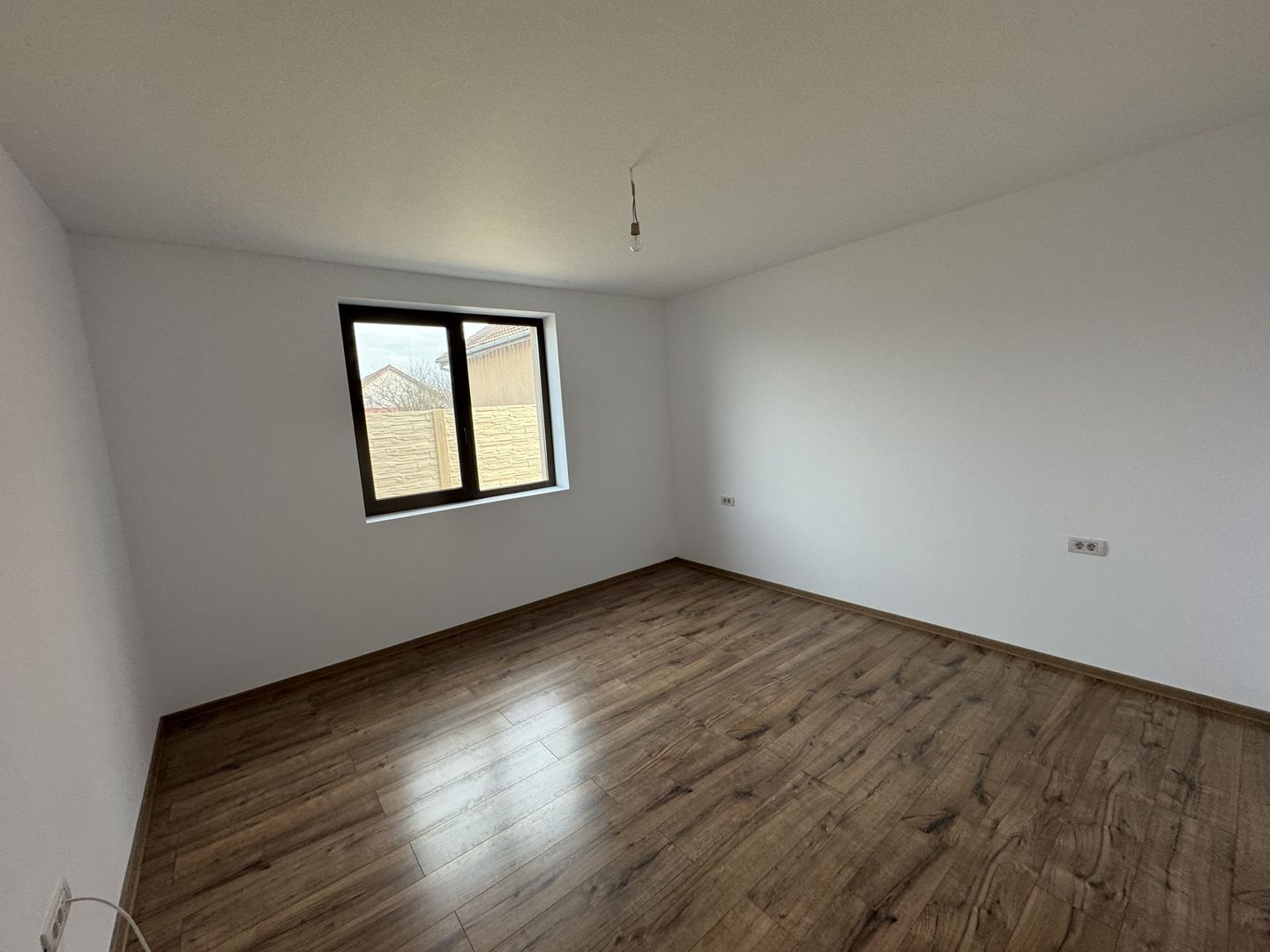 Casa Individuala Parter,Sanmihaiu Roman,3 Camere,Toate Utilitatile - Poză 10