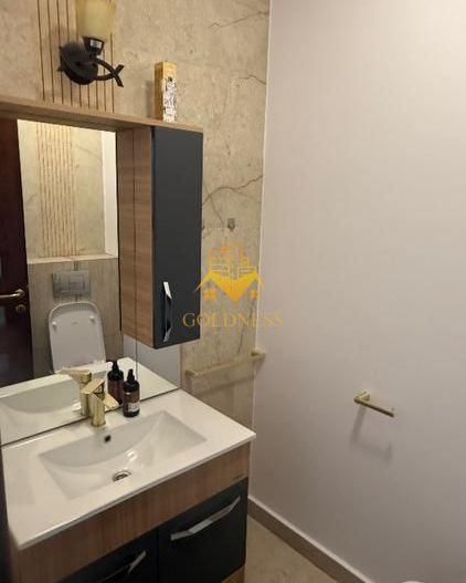 Casa individuala 5 camere zona centrala , 210 mp si garaj propriu! - Poză 2