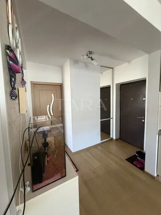 Apartament cu 3 camere, 62 mp, 2 balcoane, zonă liniștită. - Poză 2