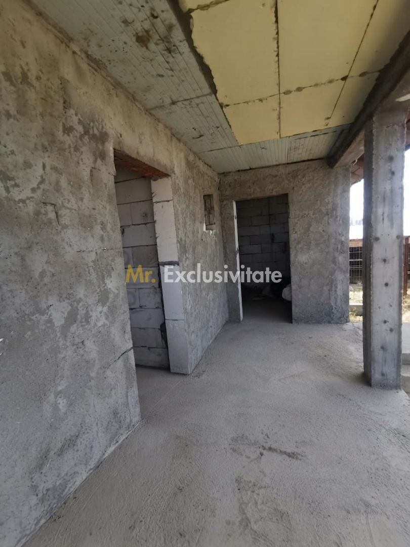 Casa la rosu în Plaiul Vulcănești - Poză 12
