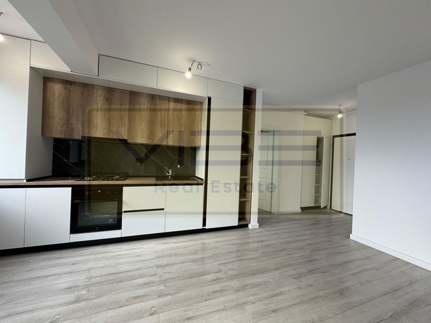 Apartament NOU 2 camere, parcare Comat Towers - Poză 5