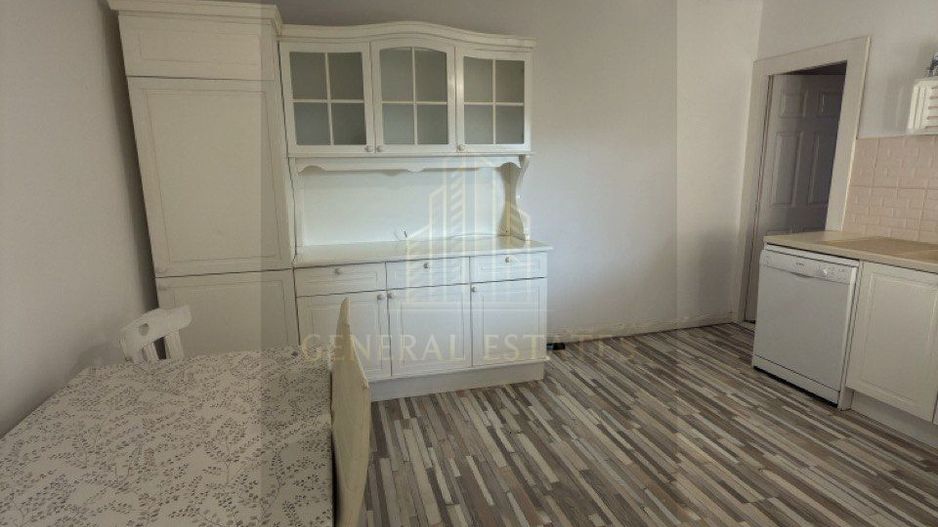 Apartament spatios cu 3 camere - Poză 8