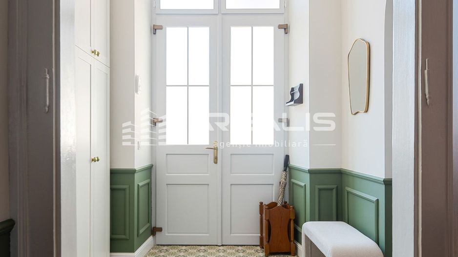 VÂNDUT!!! Apartament splendid in centrul Aradului - Poză 12