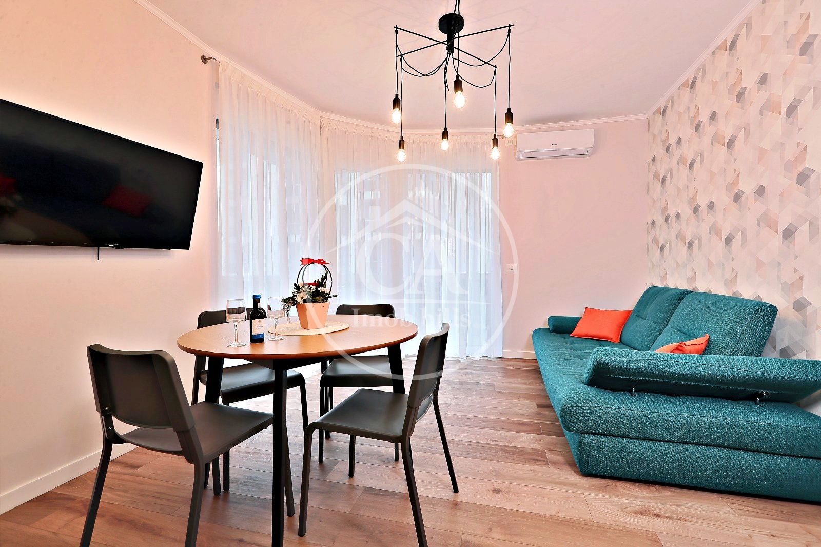 Apartament cu 3 camere de închiriat in WEST RESIDECE, Oradea - Poză 2