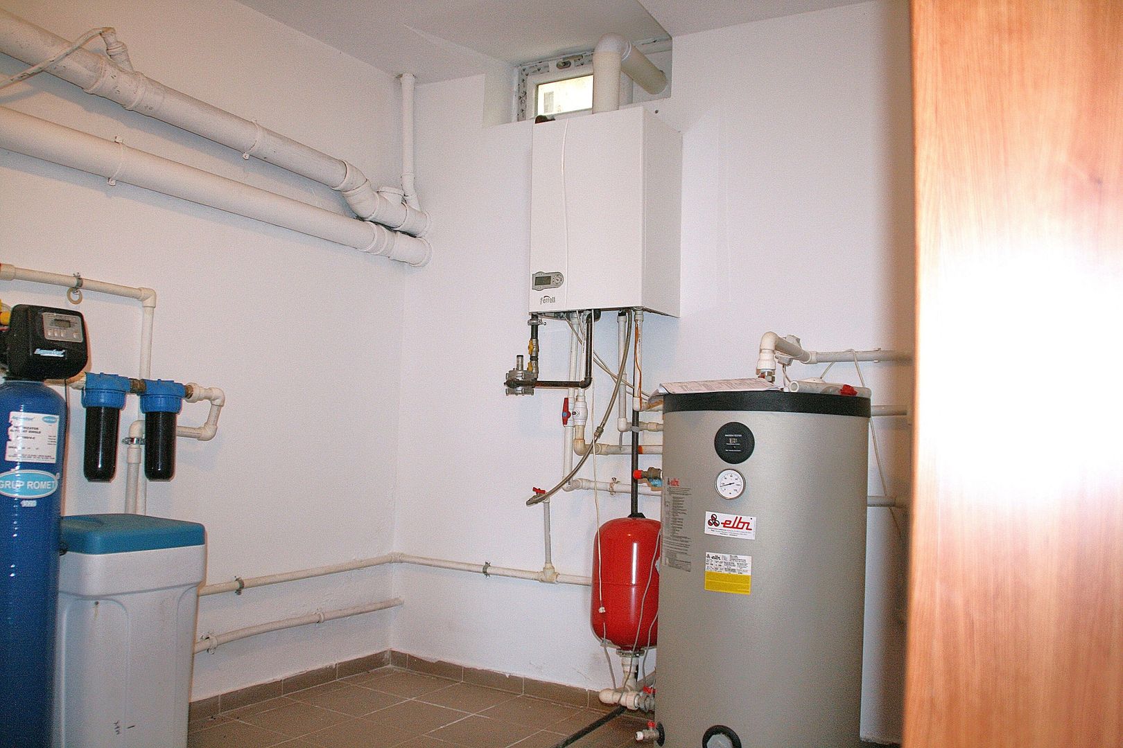 BRANESTI, cu deschidere la Balta Branesti, inchiriere vila 7 camere - Poză 15