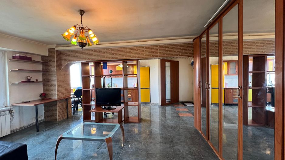 Apartament cu Panoramă Deosebită | Panduri - Cotroceni | Bloc Monolit 1990 - Poză 4