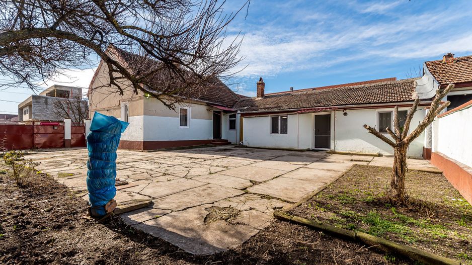 VÂNDUT! Casă cu teren 846 mp Micalaca, Strada Lipovei. - Poză 2