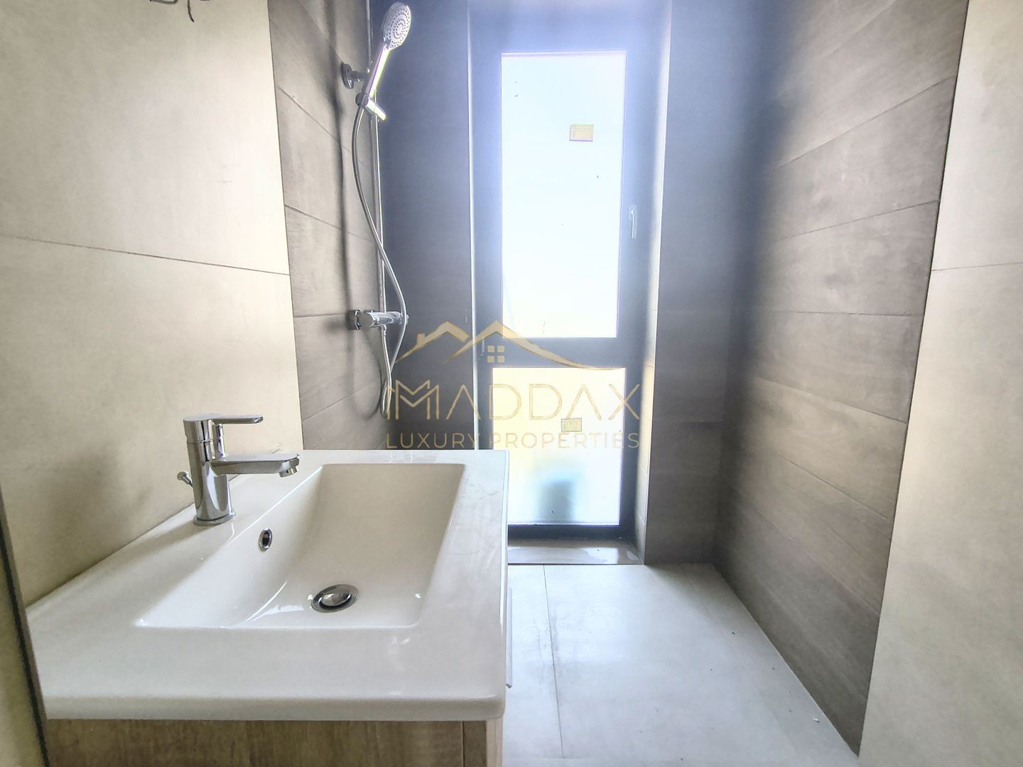 Vila moderna 6 camere // 190mp // teren 300mp // Tunari - Poză 20