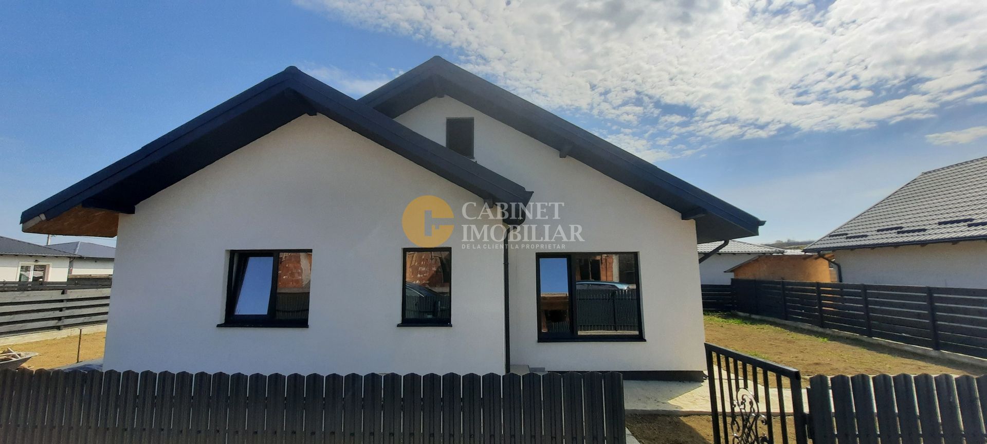 🏡 CASĂ DEOSEBITĂ  PLAN PARTER + MANSARDĂ  - VOINESTI - 110.000 EURO 🏡 - Poză 1
