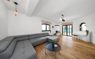 Proprietate Deosebita - Poză 64