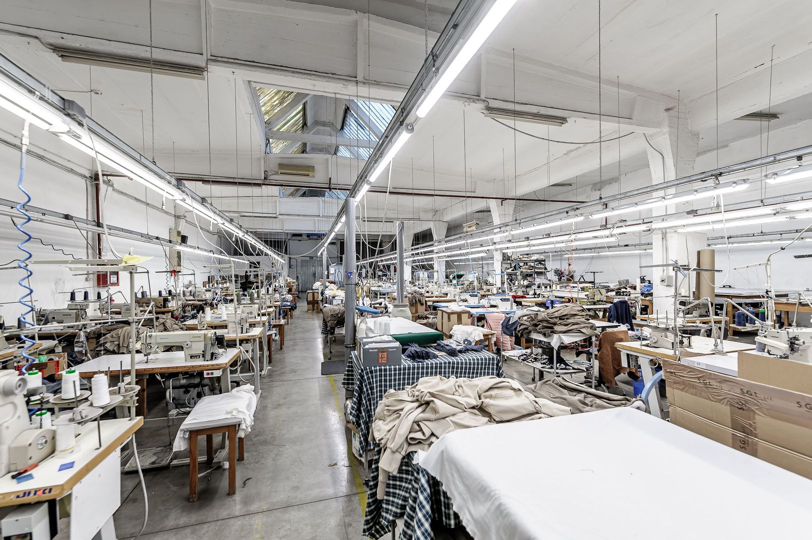 Hală industrială în suprafață de 675 mp - Poză 2