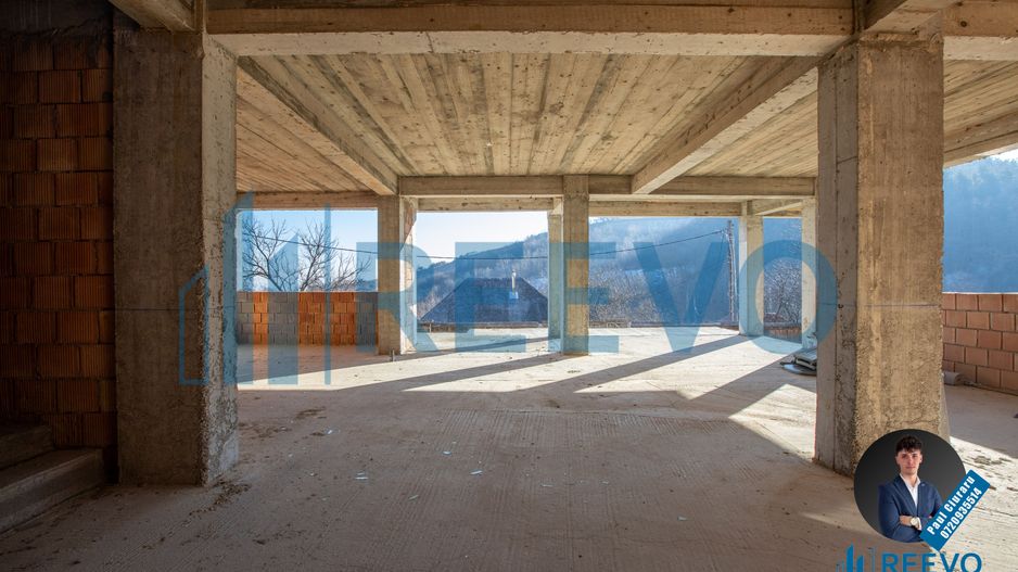 Pensiune/Vilă la roșu P+E+M în Sărata - Poză 13