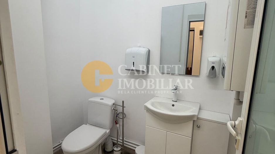 Spatiu Comercial Vitrat- 60mp - Front Stradal - Podu Ros - Poză 8