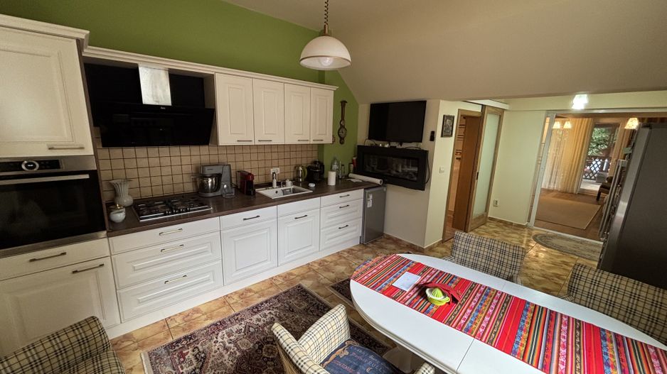 Apartament privat la casa la 5 minute de Piața Victoriei - Poză 5