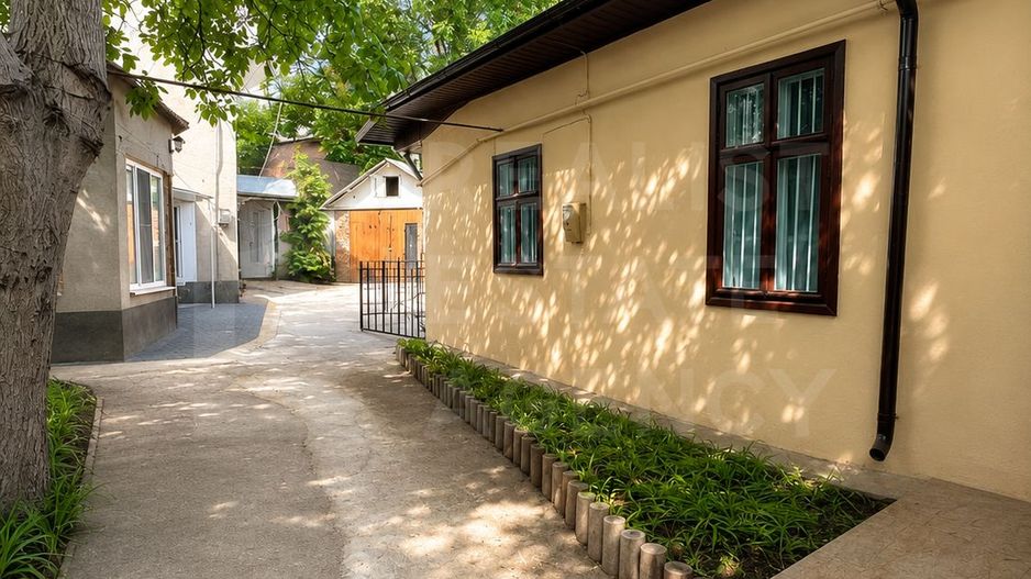 Vânzare, apartament la sol, strada Cojocarilor, Centru - Poză 3