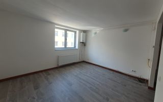 BRASADAS vinde garsoniera la etajul 2 pe B-ul Closca. - Poză 7