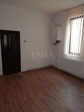 Va oferim spre vanzare casa cu 4 camere in zona Farmec - Poză 2