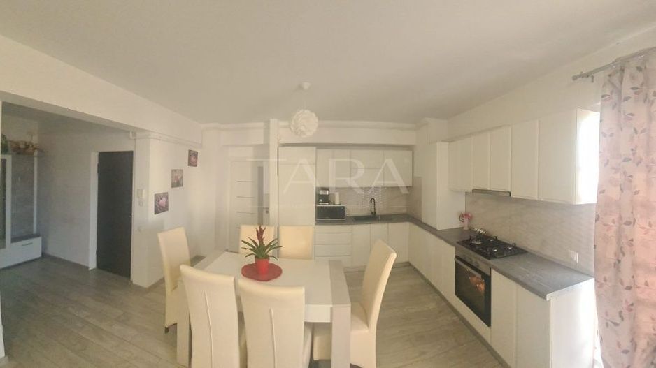 Apartament Modern cu 2 Camere și Loc de Parcare - Poză 2