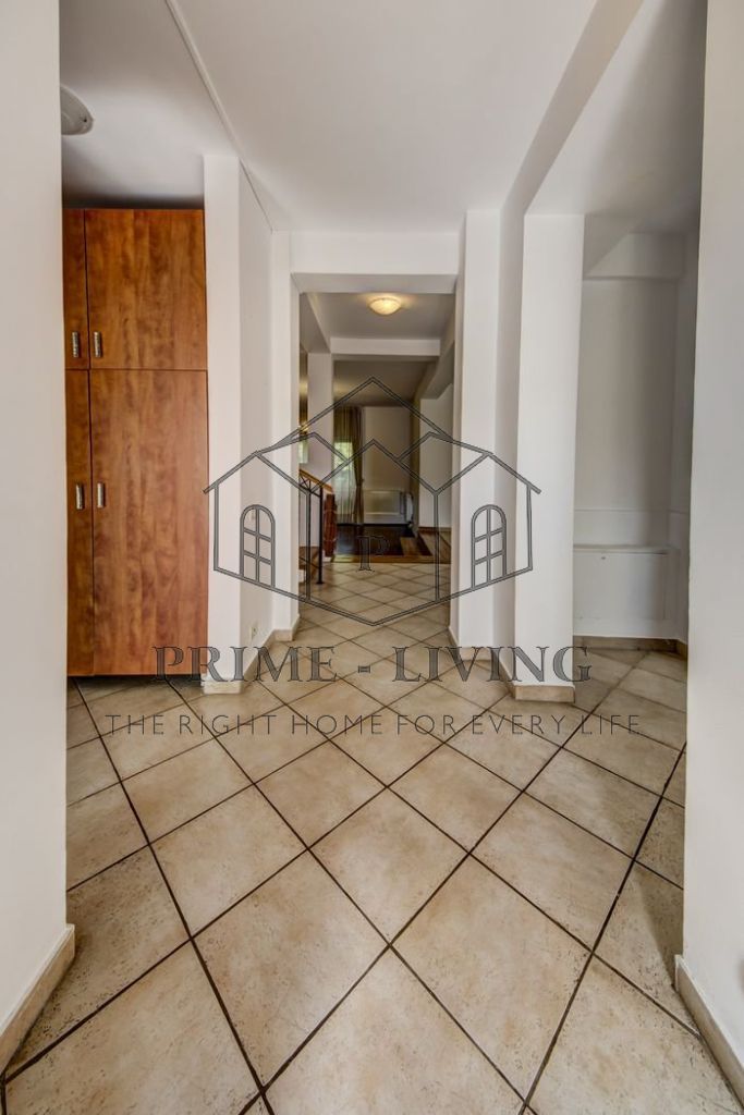 VILA SPATIOASA CU 5 DORMITOARE LA INCHIRIERE IN PIPERA LANGA SCOLI - Poză 11