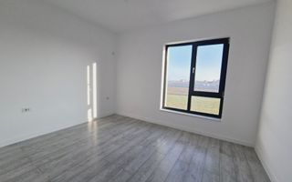 Vila individuala-5 camere-200m de autobuz-pod cu placa de beton - Poză 4