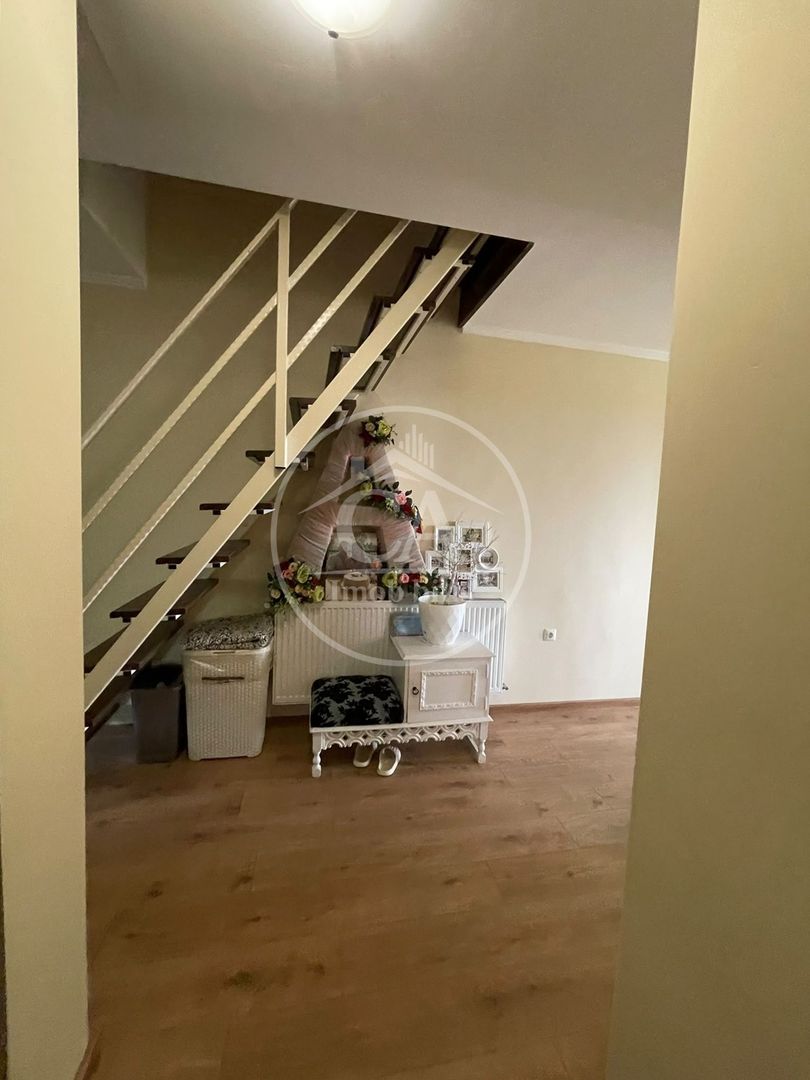 Casa de vanzare cu 3 camere tip duplex in zona Rogerius Oradea - Poză 12