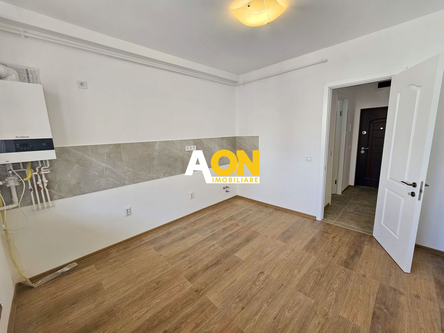 Apartament cu o camera, 40 mp utili + balcon 10 mp, etaj 1, Cetate - Poză 2