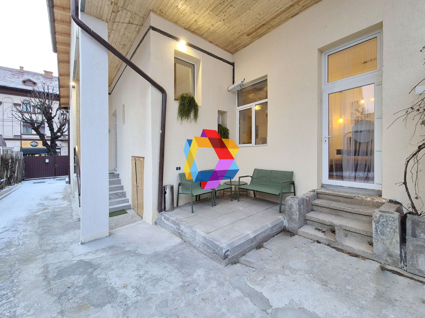 Casa de vânzare zona Centrală regim hotelier - 225 mp - Poză 3