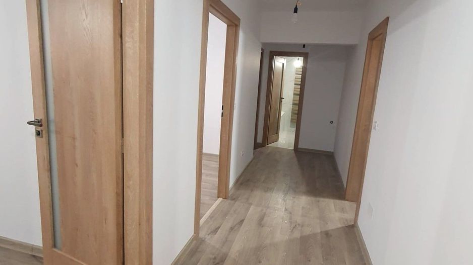 Apartament decomandat cu 3 camere, 66 mp., Calea București - Poză 4