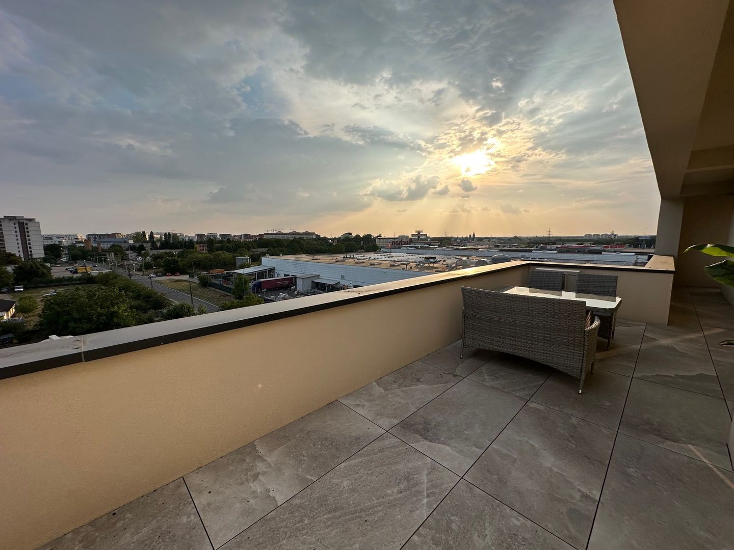 Apartament la prima inchiriere - Poză 2