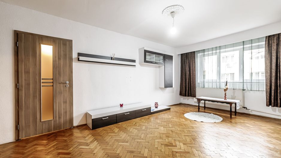 Apartament cu 2 camere, etaj 2 – Piața UTA - Poză 1