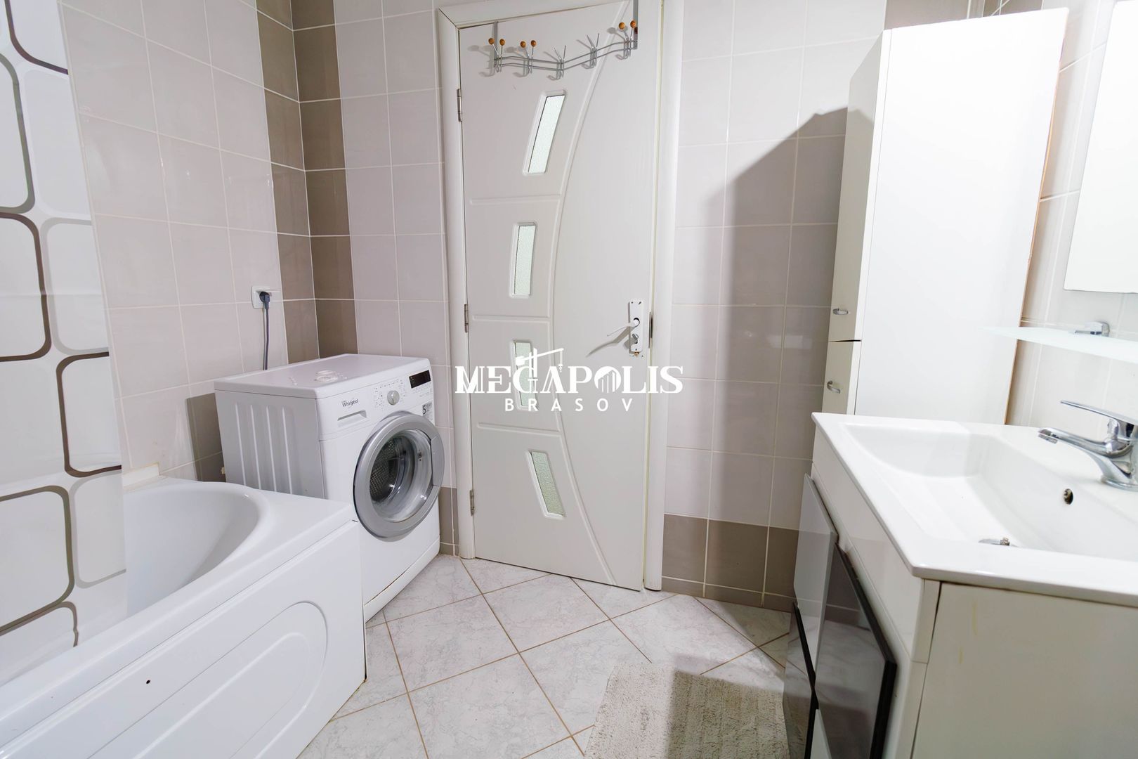 Apartament 2 Camere Decomandat / Etaj Intermediar Sanpetru - Poză 4