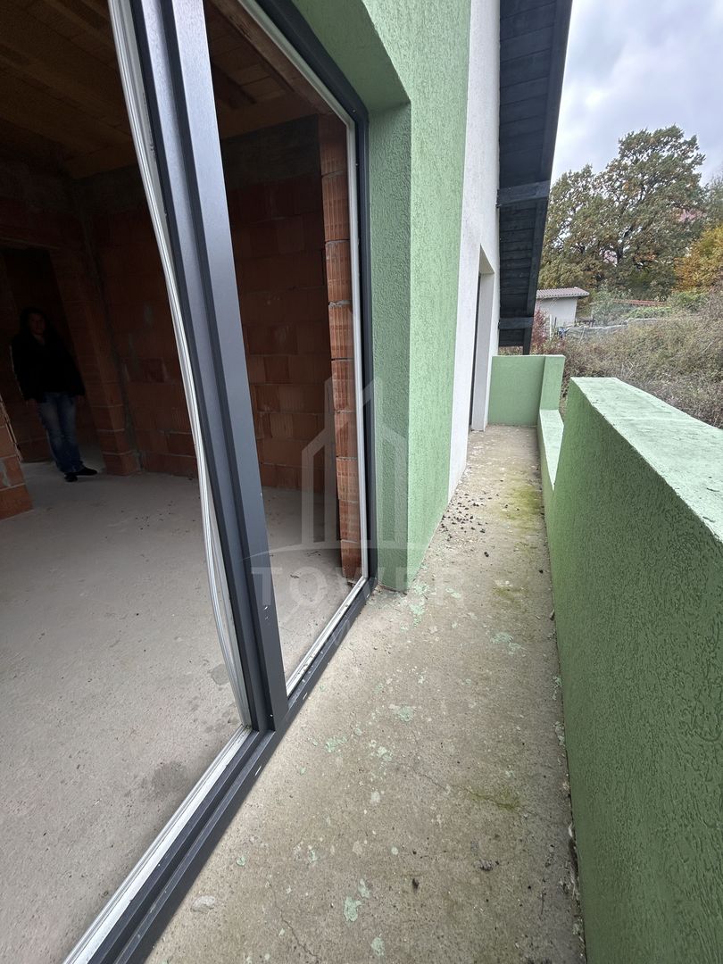 Casă Parter+Etaj– la roșu în interior, la cheie în exterior – Selimbar - Poză 12