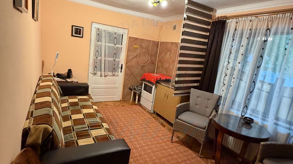 700 mp, teren intravilan, zona Centru, 150.000 euro - Poză 5