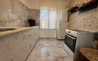 De Vanzare 2 Case In Curte Titulescu/Strada Crinului Teren 550MP - Poză 12