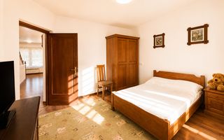 Casa / Vila cu 7 camere de vanzare in Ovidiu Sud Constanta - Poză 6