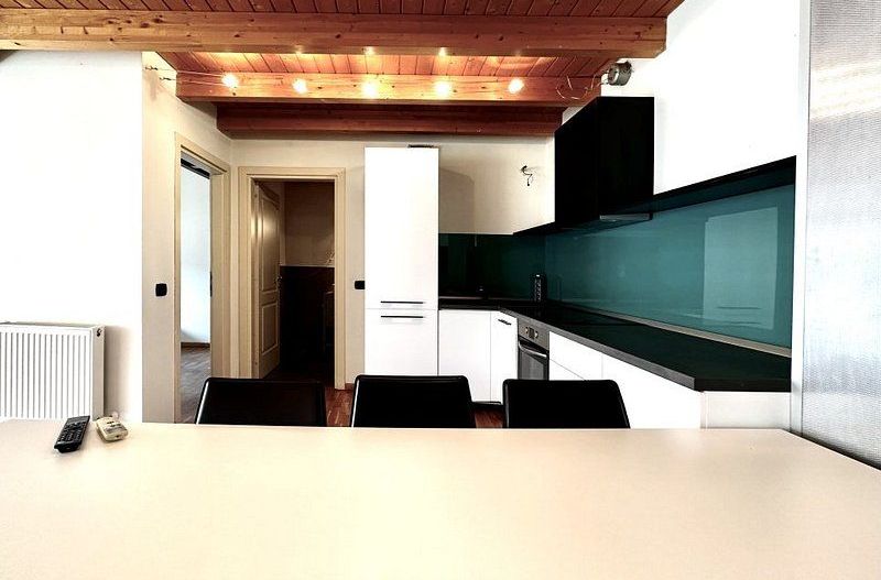 Apartament în Piața Unirii - renovat - mobilat și utilat - Poză 12