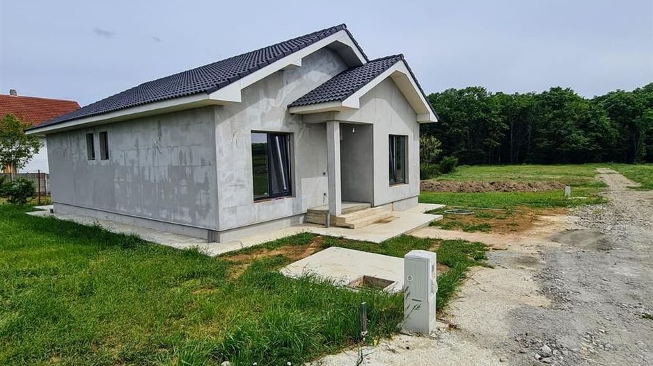 Casa de vanzare Alparea - Poză 1