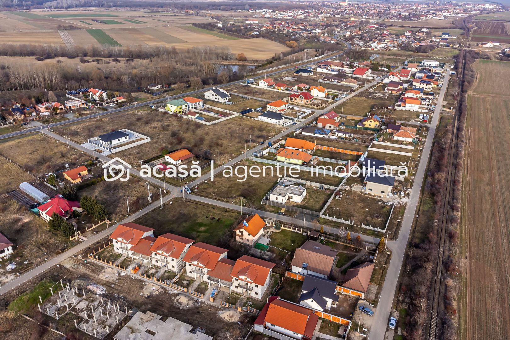 Teren generos, situat pe colt in cartierul nou din Calugareni - Poză 4