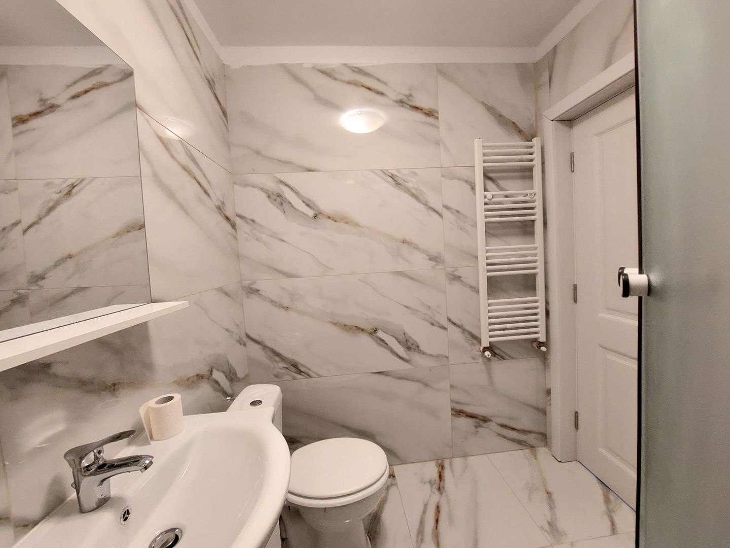 Studio 37 mp, nou mobilat, etaj 4, lift, situat langa Penny Market - Rezervelor - Poză 7