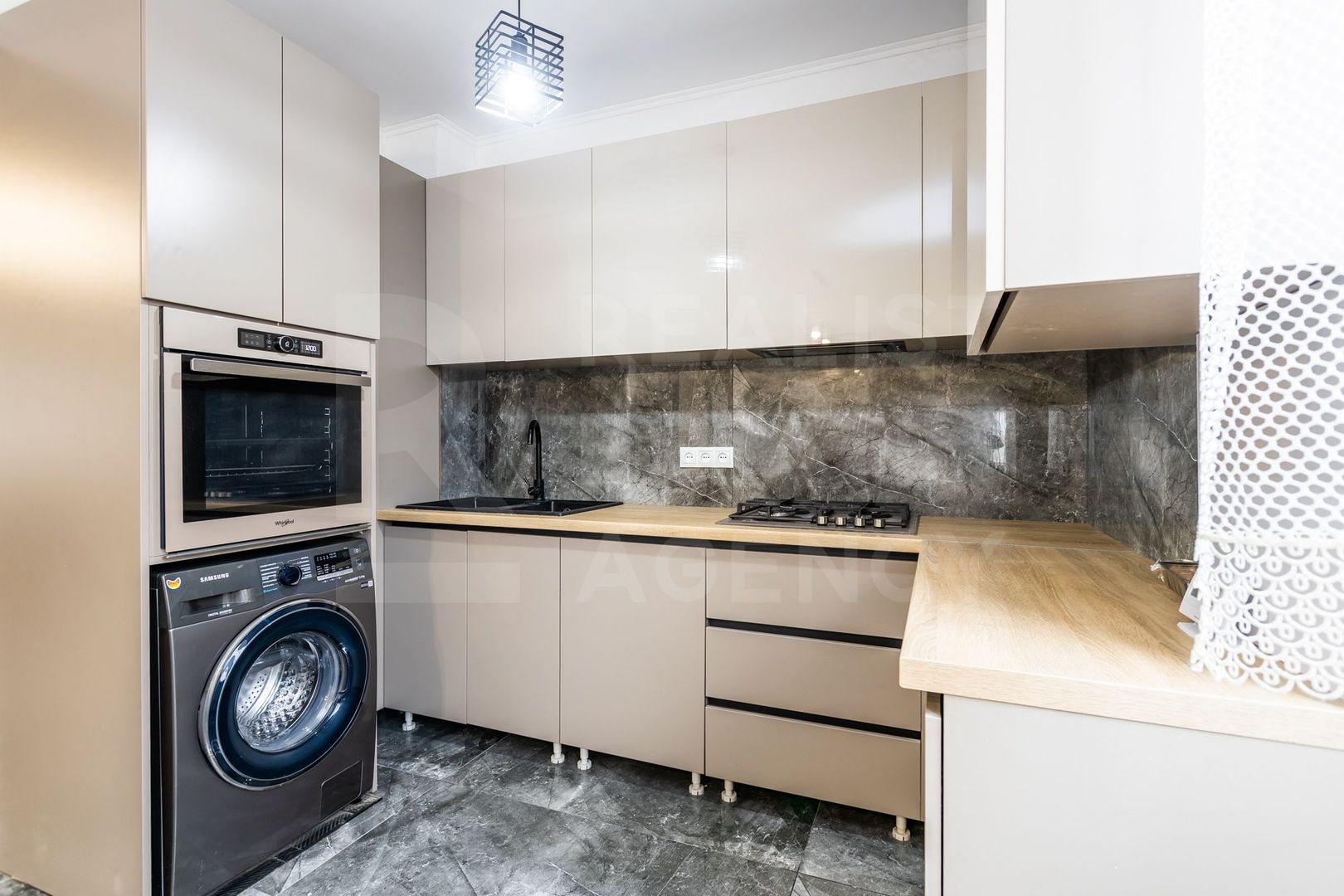 Chirie, casă, 3 nivele, 5 camere, strada Cantinei, Durlești - Poză 4