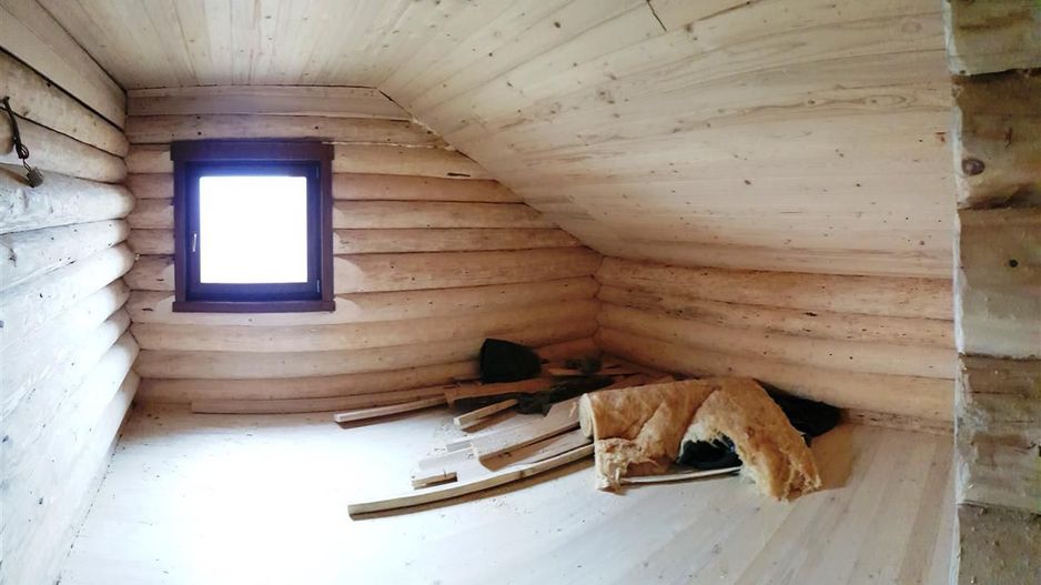 CASĂ INDIVIDUALĂ structură din lemn, zona Ciușmeaua Moldovencei; - Poză 6