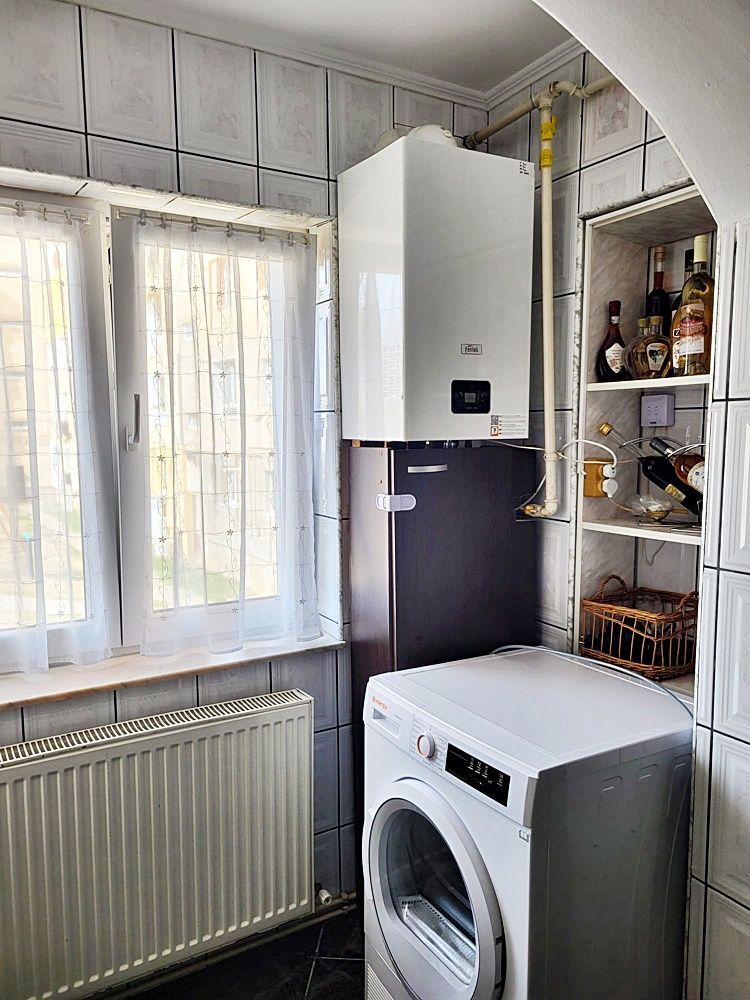 Codlea, apartament 2 camere decomandat, etaj 1, mobilat, 75000 euro - Poză 15